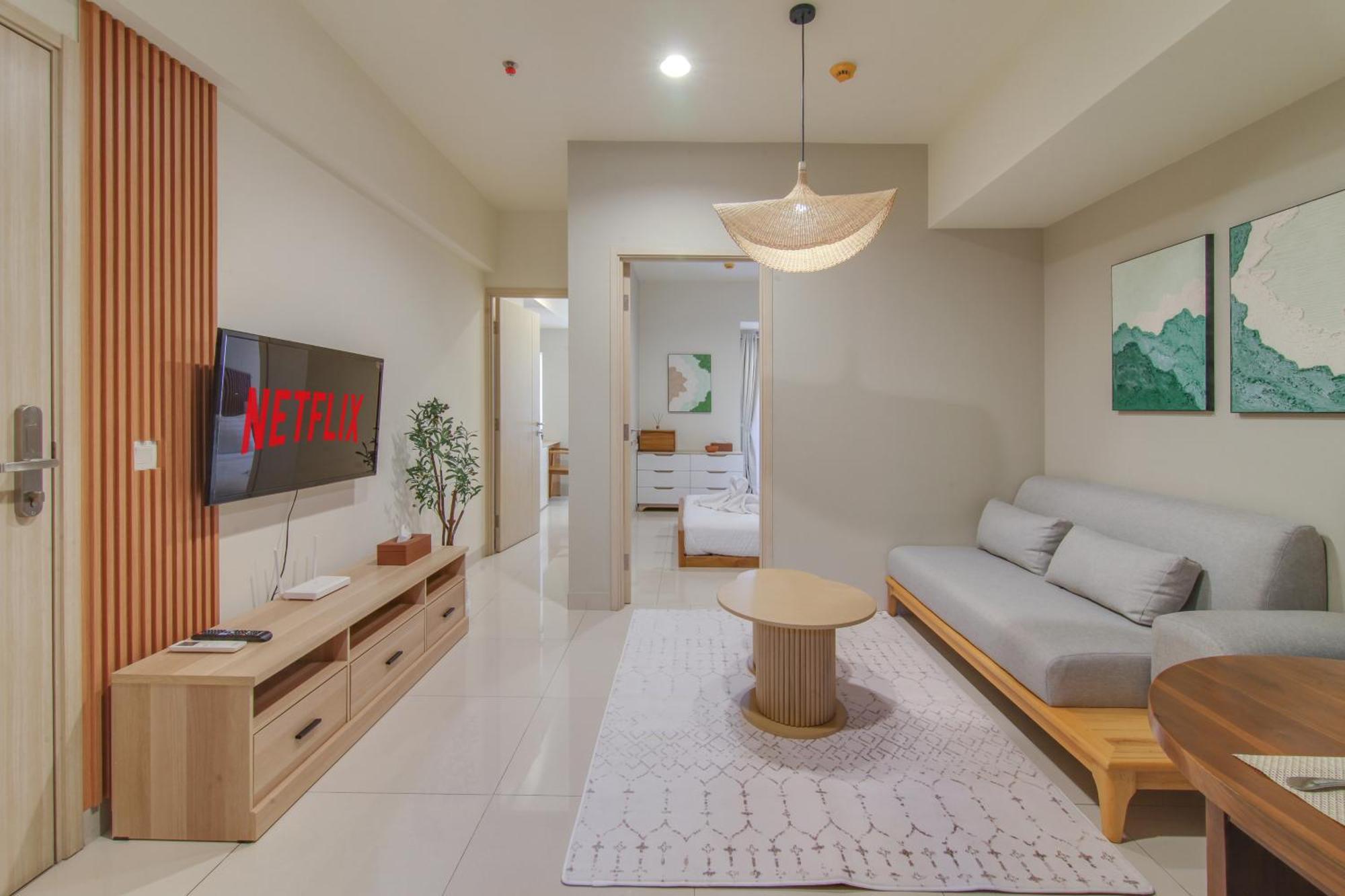 2br Orange County With Free Parking And Rooftop Pool * Bekasi